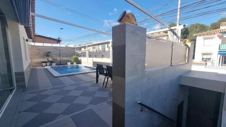 Villa de 4 chambres à Los Balcones, Espagne No. 3357 № 21