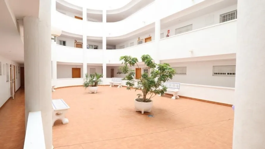 Apartment de 2 chambres à Torrevieja, Espagne No. 3380 № 2