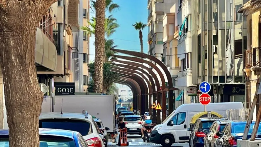 Commercial property de 45m² à Torrevieja, Espagne No. 3485
