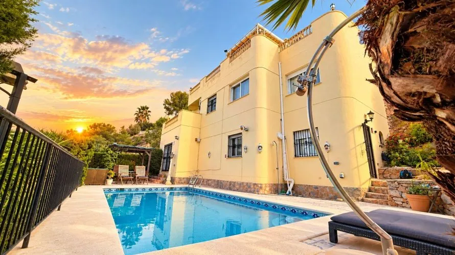Villa de 220m² à Alicante, Espagne No. 3476 № 28