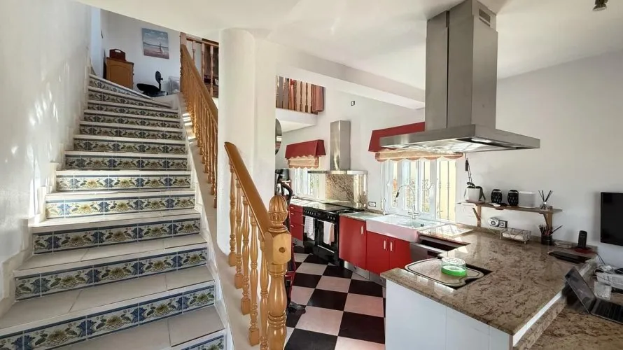 Villa de 220m² à Alicante, Espagne No. 3476 № 21