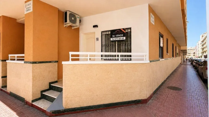 Land plot de 2 chambres à Torrevieja, Espagne No. 3347 № 1