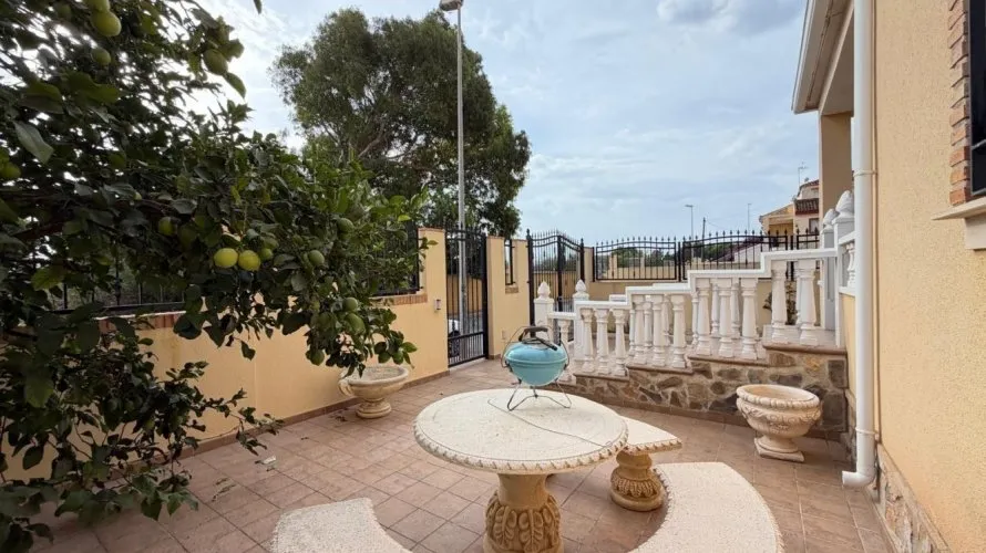 Villa de 4 chambres à Alicante, Espagne No. 3556 № 22