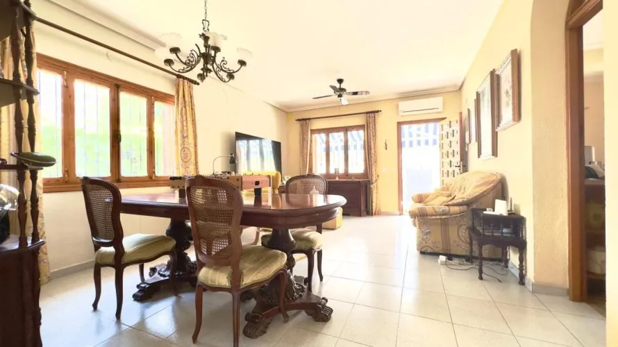 Villa de 144m² à Cabo Roig, Espagne No. 3610 № 23