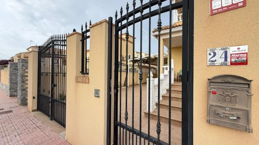 Villa de 4 chambres à Alicante, Espagne No. 3556 № 15