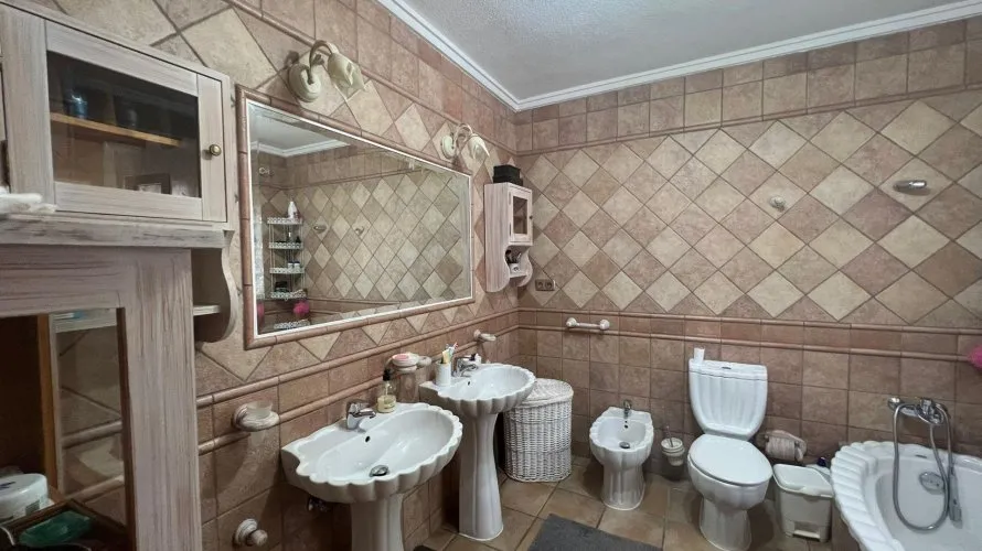 Вилла 236м² в Рохалес, Испания №2493 № 20