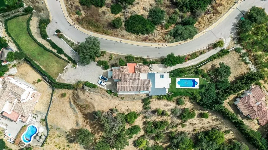 5 bedrooms villa for sale , Estepona, Spain No. 516