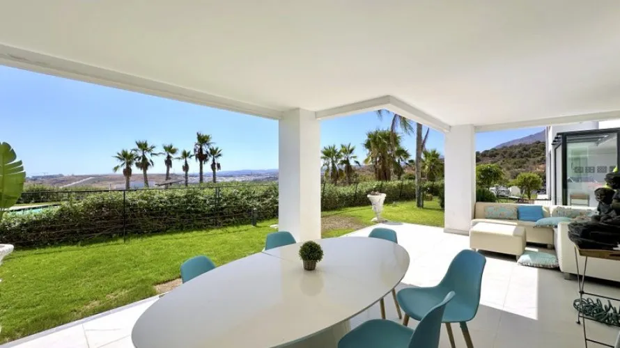 3 bedrooms apartment for sale , Estepona, Spain No. 944 № 10