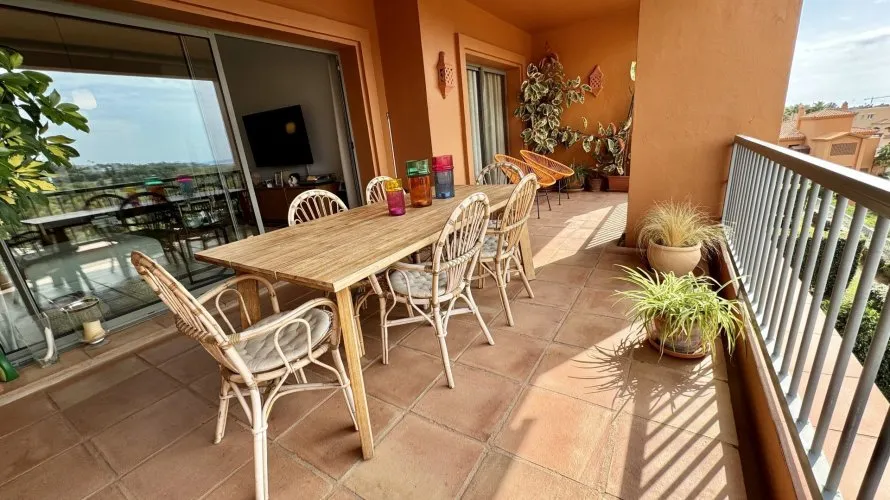 2 bedrooms apartment for sale , Estepona, Spain No. 618 № 3