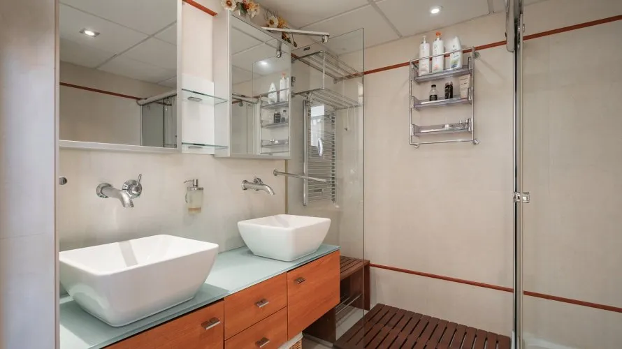 8 bedrooms villa for sale , Estepona, Spain No. 401 № 12