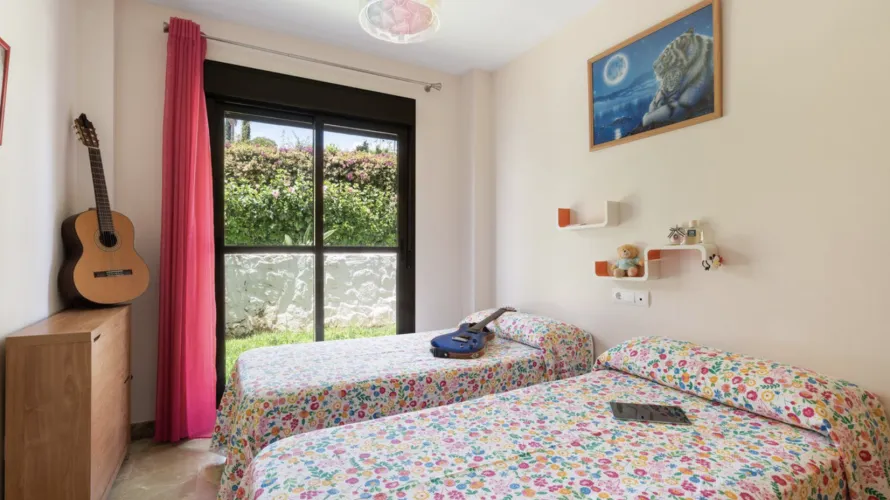 2 bedrooms apartment for sale , Estepona, Spain No. 667 № 10