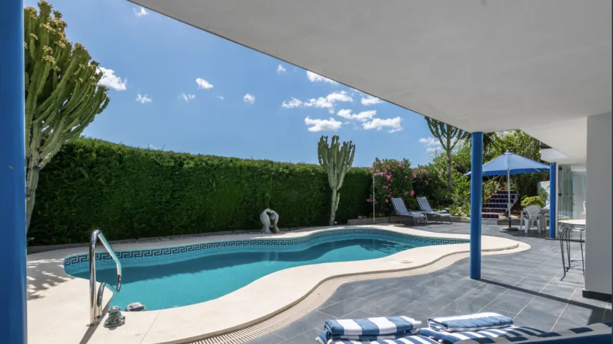 3 bedrooms villa for sale , Estepona, Spain No. 610 № 4