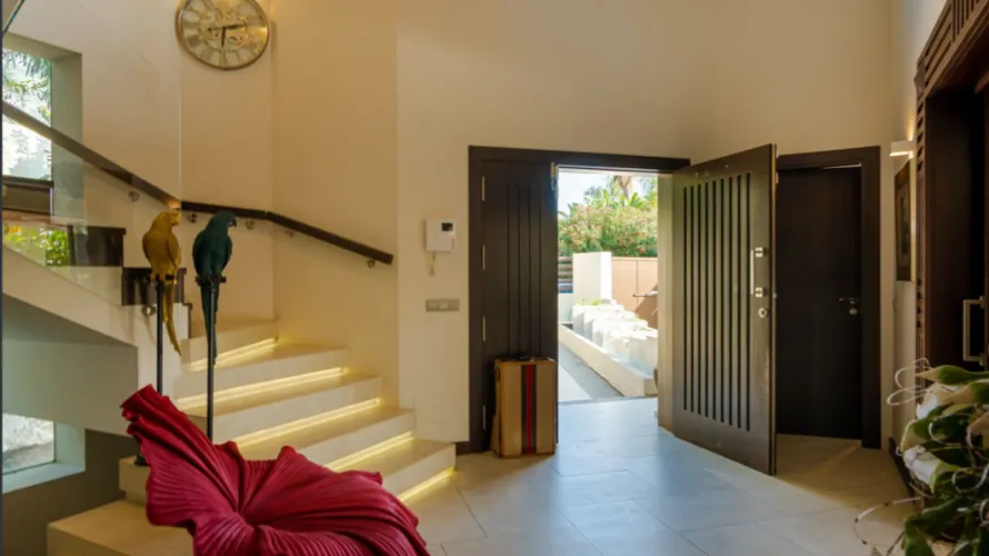 5 bedrooms villa for sale , Nueva Andalucia, Spain No. 1021 № 10