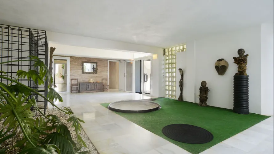 6 bedrooms villa for sale , Marbella, Spain No. 1025 № 16