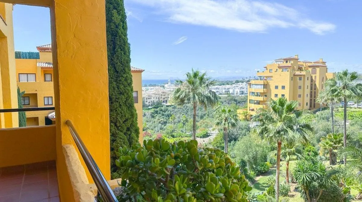 2 bedrooms apartment for sale , Estepona, Spain No. 608
