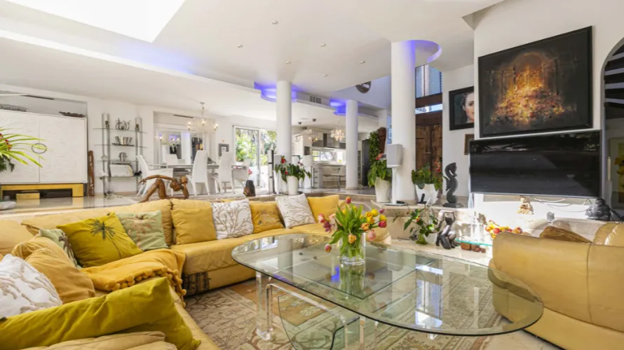 4 bedrooms villa for sale , Marbella, Spain No. 1027 № 5