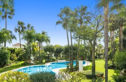 5 bedrooms villa for sale , Marbella, Spain No. 929