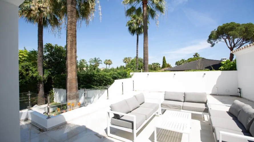 4 bedrooms villa for sale , Marbella, Spain No. 391 № 12