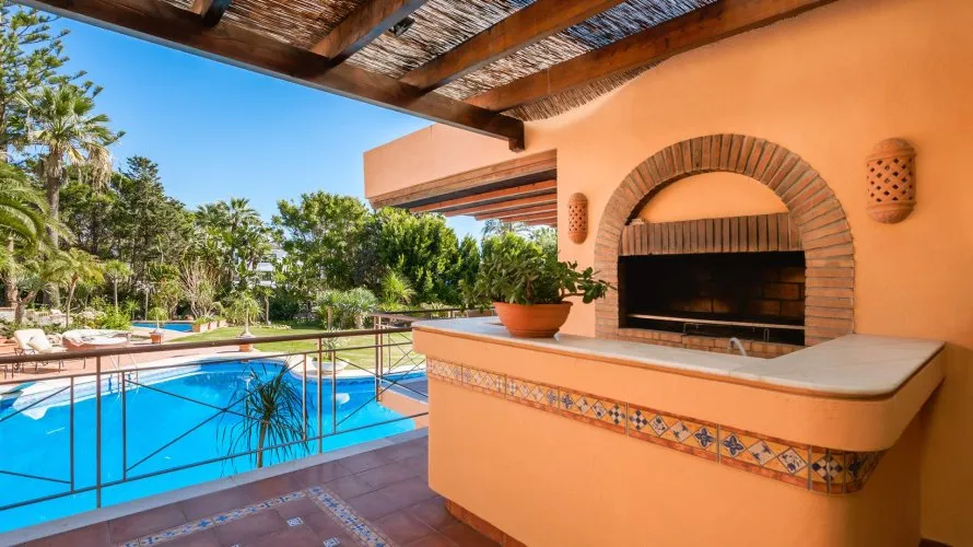 8 bedrooms villa for sale , Estepona, Spain No. 401 № 24