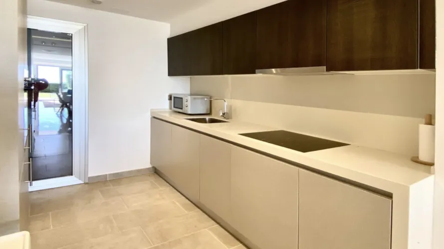 2 bedrooms apartment for sale , Marbella, Spain No. 672 № 6