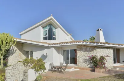 6 bedrooms villa for sale , Marbella, Spain No. 1025