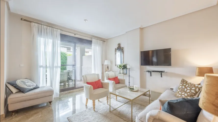 2 bedrooms apartment for sale , Estepona, Spain No. 639 № 12