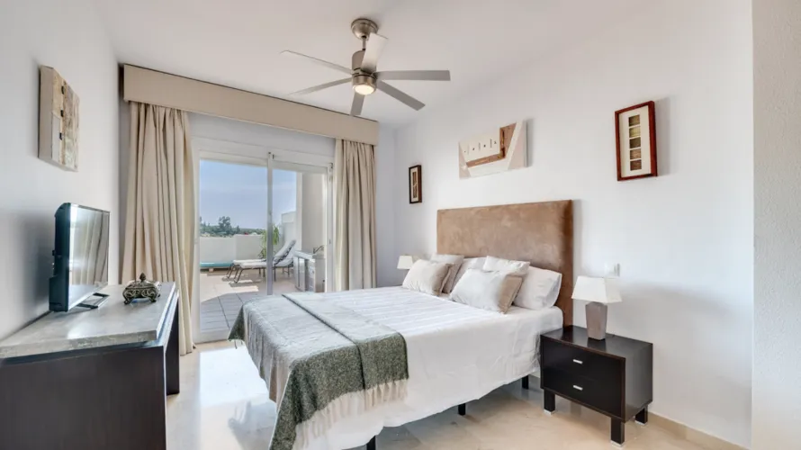3 bedrooms apartment for sale , Estepona, Spain No. 649 № 12