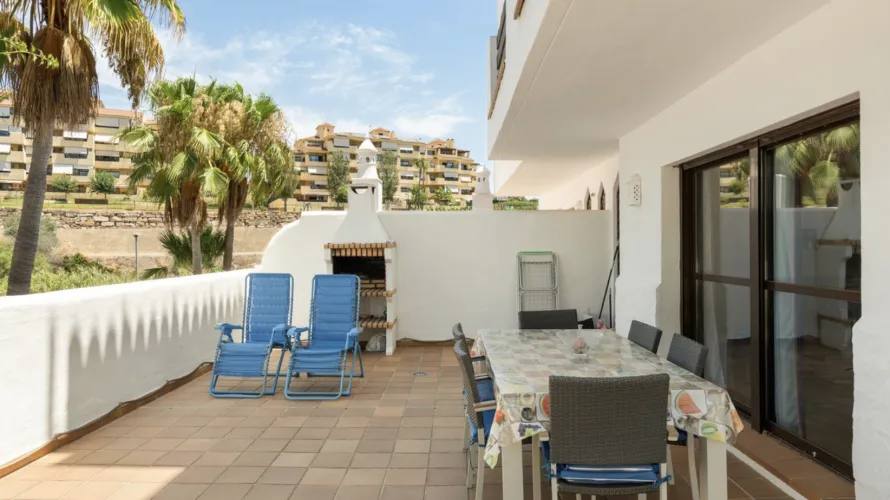 2 bedrooms apartment for sale , Estepona, Spain No. 667 № 11