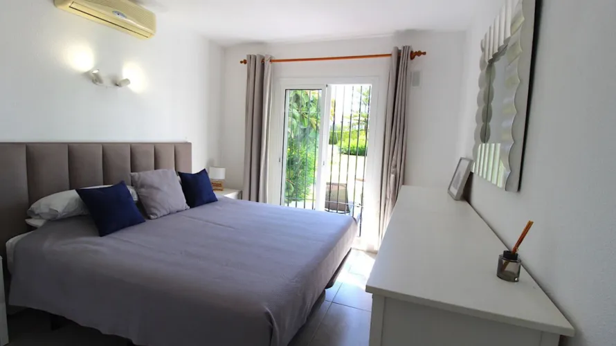 2 bedrooms apartment for sale , Estepona, Spain No. 1053 № 5
