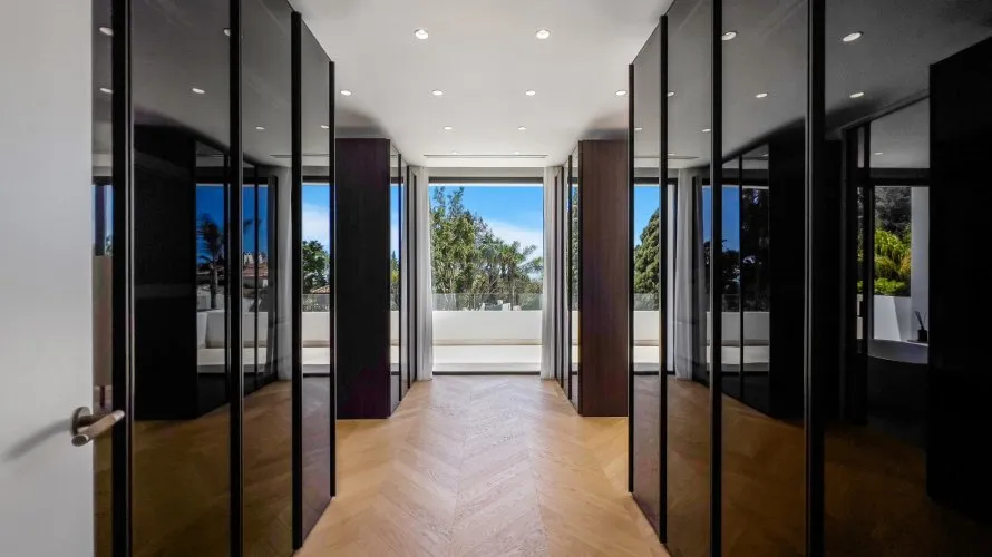 6 bedrooms villa for sale , Marbella, Spain No. 777 № 16