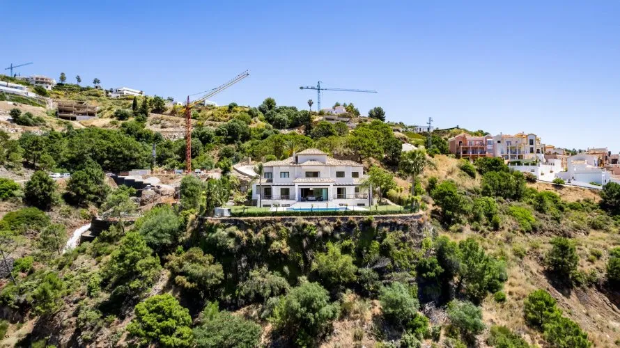6 bedrooms villa for sale , Benahavis, Spain No. 664 № 24