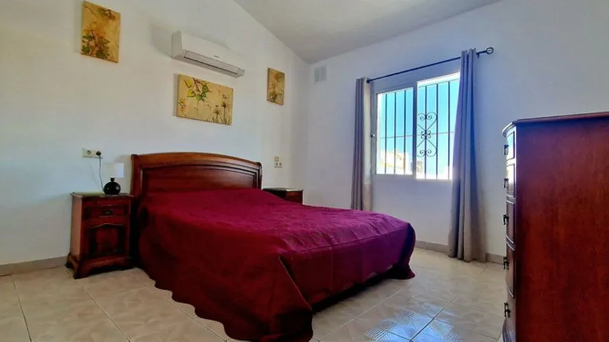 4 bedrooms villa for sale , Fuengirola, Spain No. 566 № 14