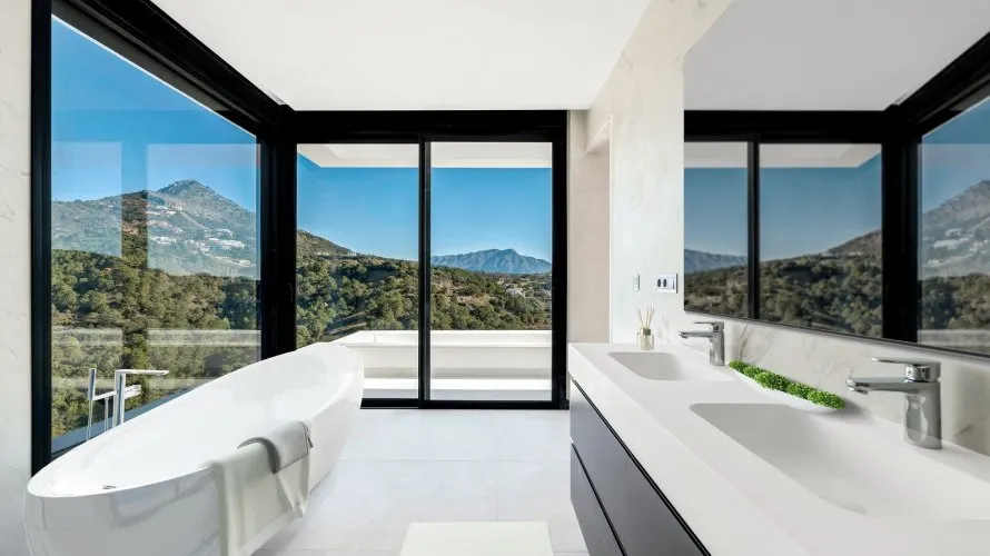 5 bedrooms villa for sale , Benahavis, Spain No. 400 № 14