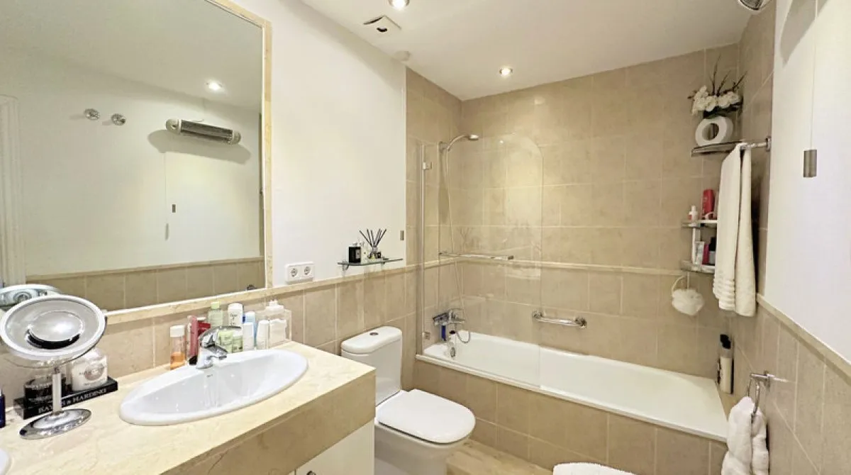2 bedrooms apartment for sale , Estepona, Spain No. 630