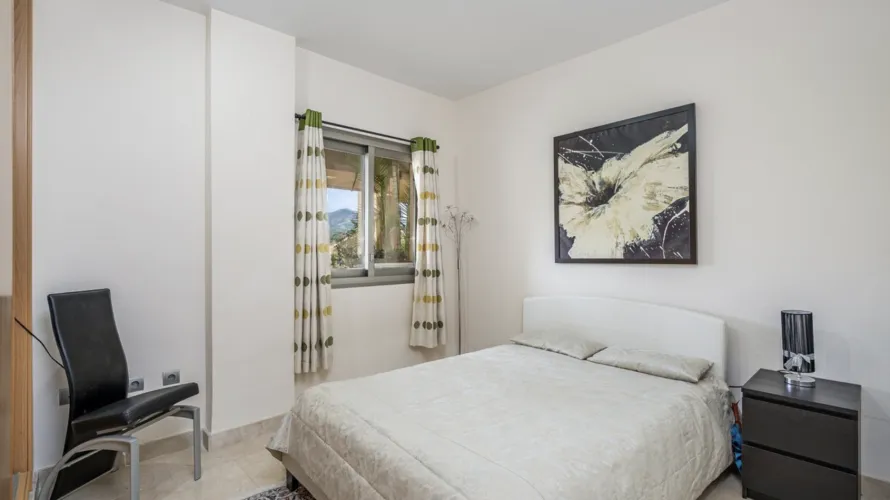 2 bedrooms apartment for sale , Estepona, Spain No. 1052 № 10