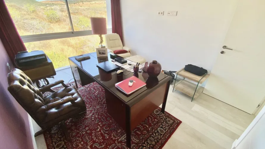 3 bedrooms apartment for sale , Estepona, Spain No. 1048 № 3