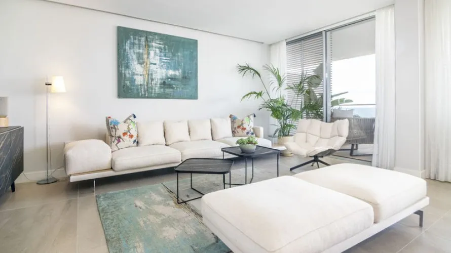 3 bedrooms apartment for sale , Estepona, Spain No. 551 № 1