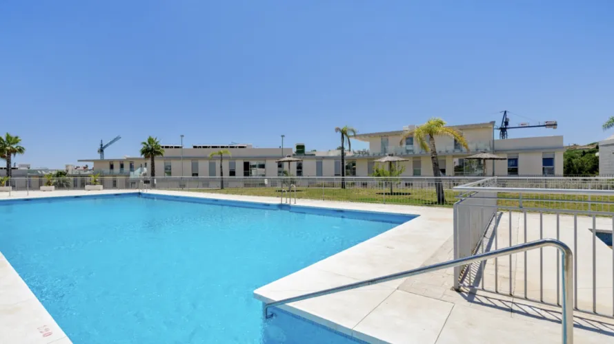 3 bedrooms apartment for sale , Estepona, Spain No. 952 № 8