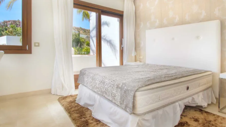 3 bedrooms townhouse for sale , Benahavis, Spain No. 928 № 12
