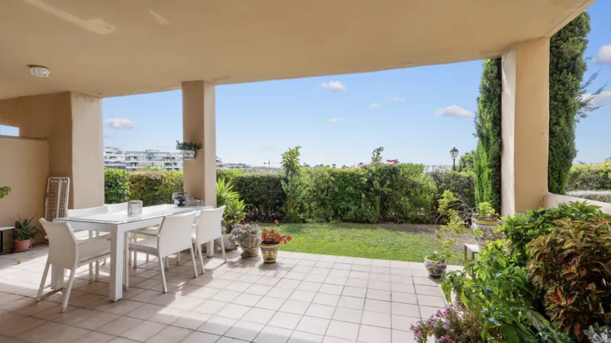 2 bedrooms apartment for sale , Estepona, Spain No. 1052 № 11