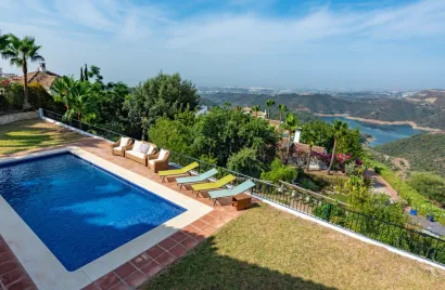 6 bedrooms villa for sale , Marbella, Spain No. 544