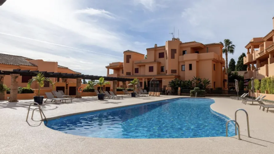 78m² apartment for sale , Estepona, Spain No. 621 № 2