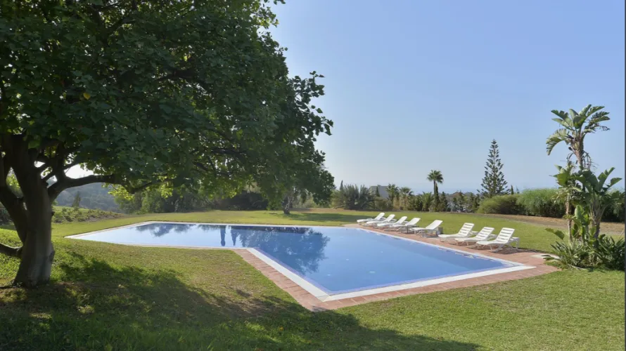 6 bedrooms villa for sale , Marbella, Spain No. 1025 № 4