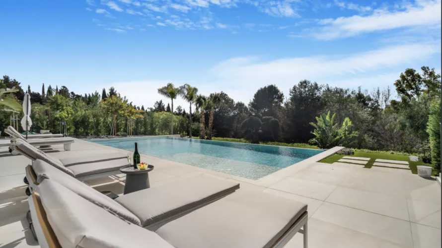 6 bedrooms villa for sale , Marbella, Spain No. 637 № 4