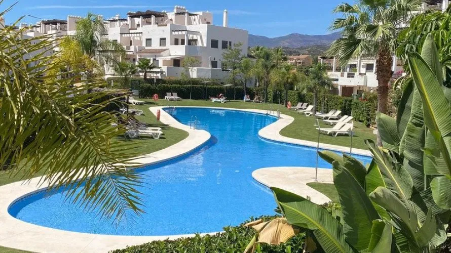 2 bedrooms apartment for sale , Estepona, Spain No. 603 № 2
