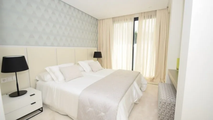 4 bedrooms villa for sale , Nueva Andalucia, Spain No. 933 № 9