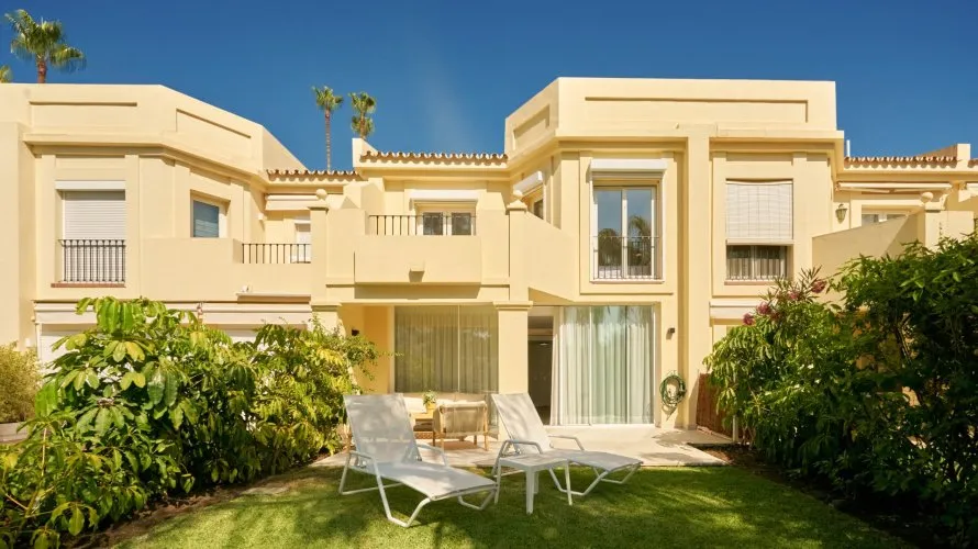 3 bedrooms townhouse for sale , Benahavis, Spain No. 641