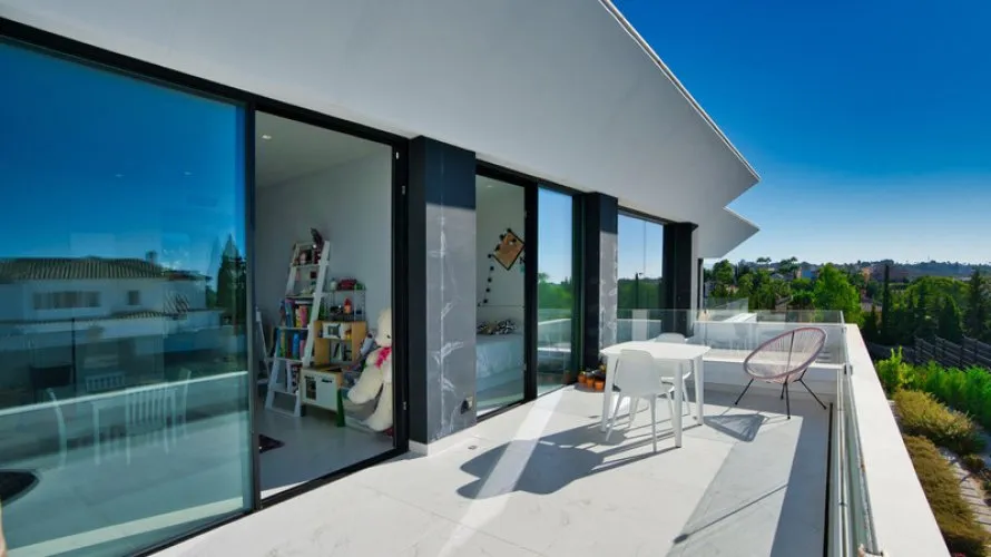 4 bedrooms villa for sale , Estepona, Spain No. 372 № 12