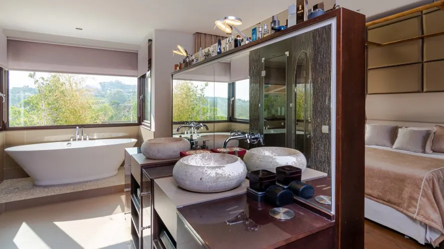 5 bedrooms villa for sale , Marbella, Spain No. 390 № 12