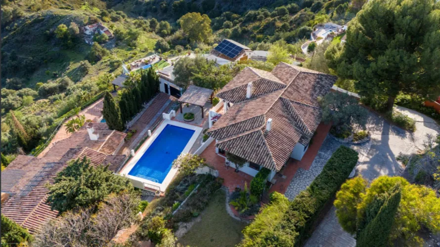 4 bedrooms villa for sale , Mijas Costa, Spain No. 997 № 1